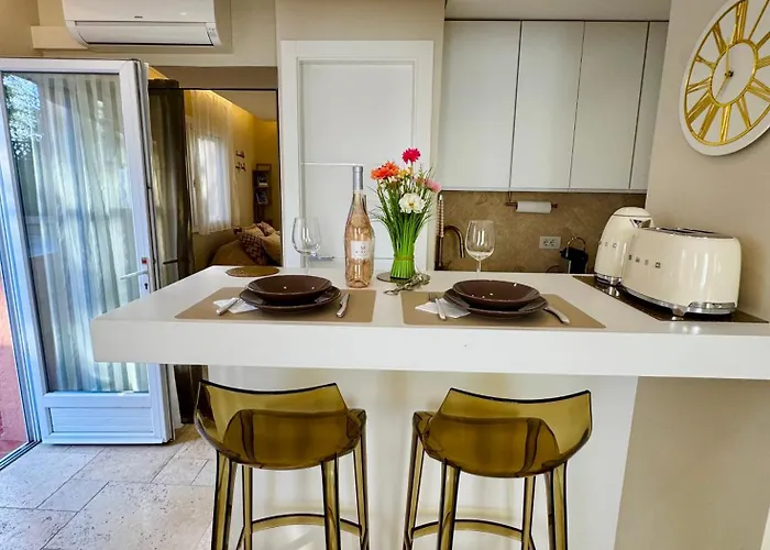 Studio Climatise, Terrasse, Parking Prive, 50M De La Plage